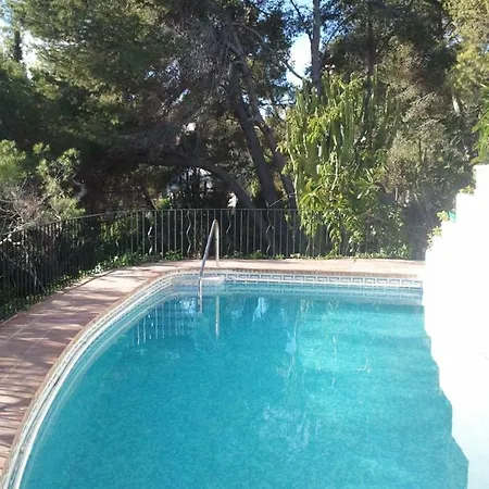 Capblanc -firstline B&B *