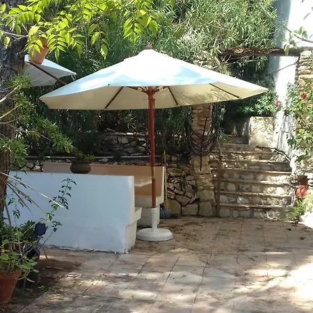 Capblanc -firstline Bed & Breakfast *