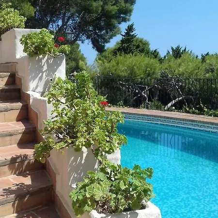 Capblanc -firstline Bed & Breakfast *